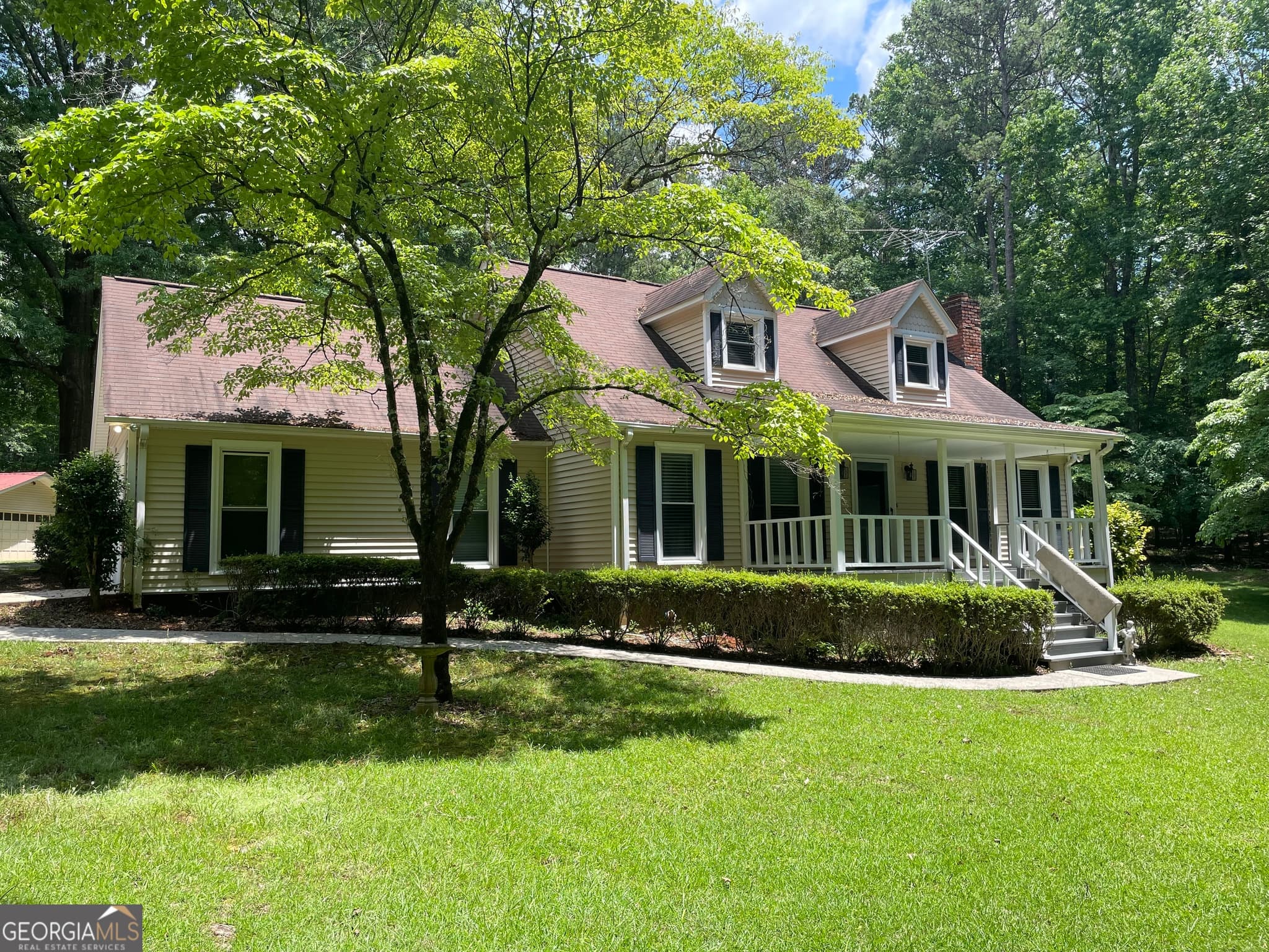 3 bedroom, 2.5 bathroom, 1,630 sq ft single family residence for rent at 160 Shoal Creek Road, Fayetteville, GA 30215 for $3,500 a month