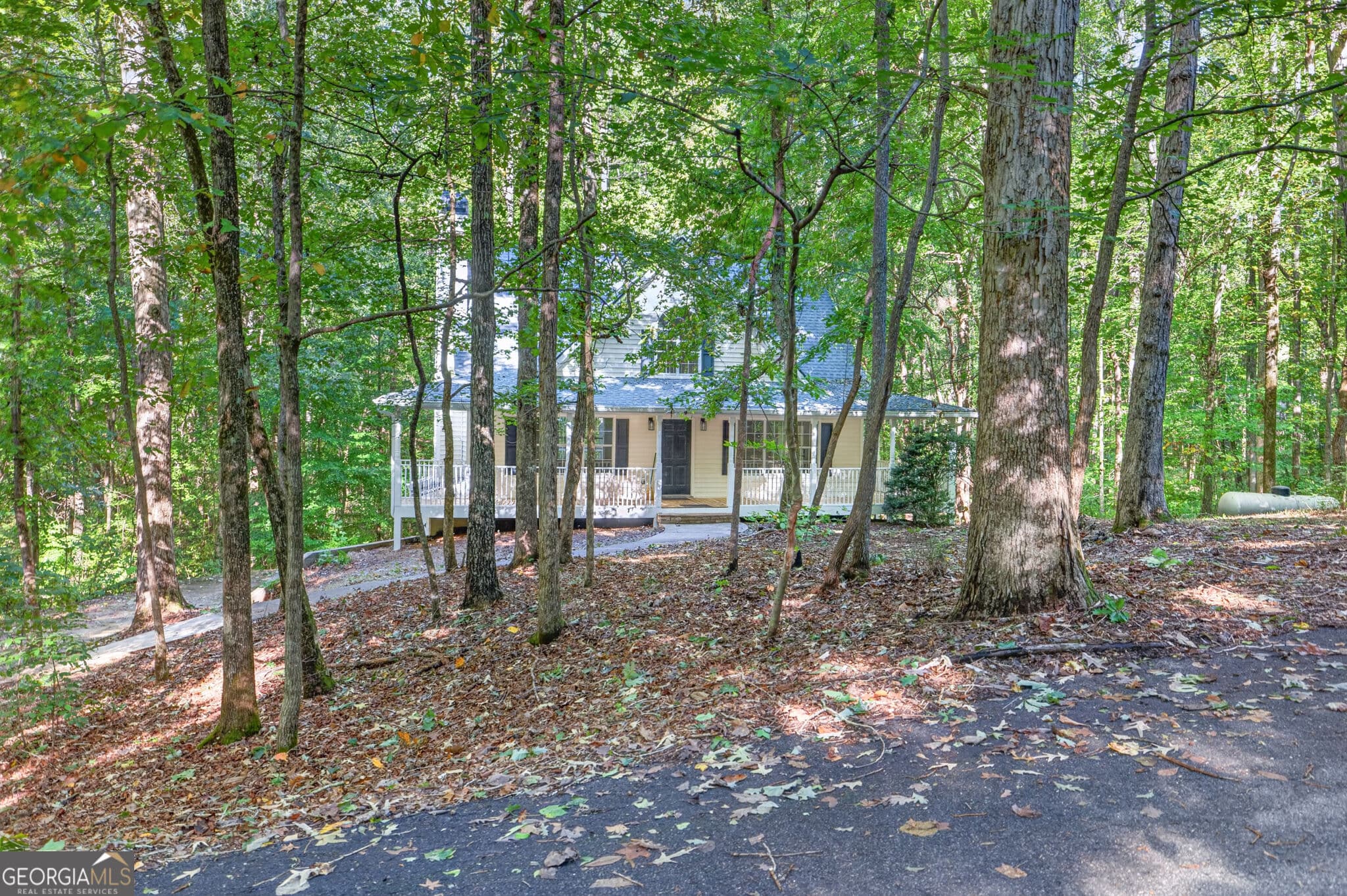 3 bedroom, 2.5 bathroom, 2,002 sq ft single family residence for sale at 140 Shadow Hills Lane, Dawsonville, GA 30534 — photo 6