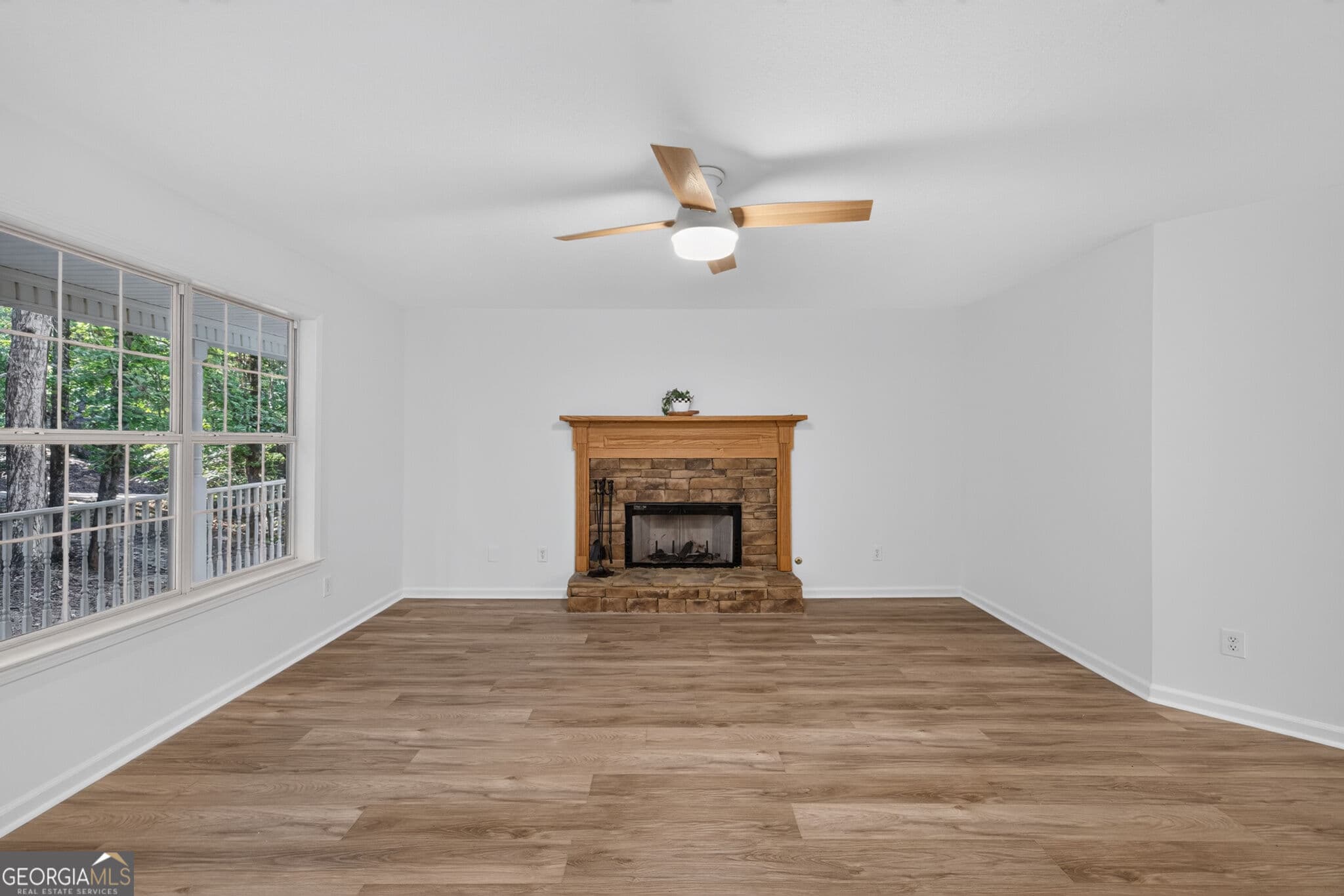 3 bedroom, 2.5 bathroom, 2,002 sq ft single family residence for sale at 140 Shadow Hills Lane, Dawsonville, GA 30534 — photo 9