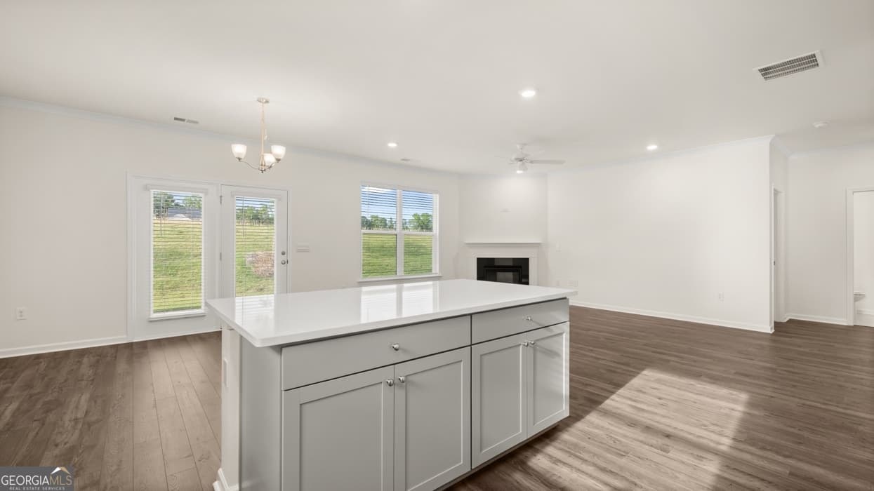 4 bedroom, 4 bathroom, 2,920 sq ft single family residence for sale at 13425 Whitman Lane, Covington, GA 30014 — photo 6