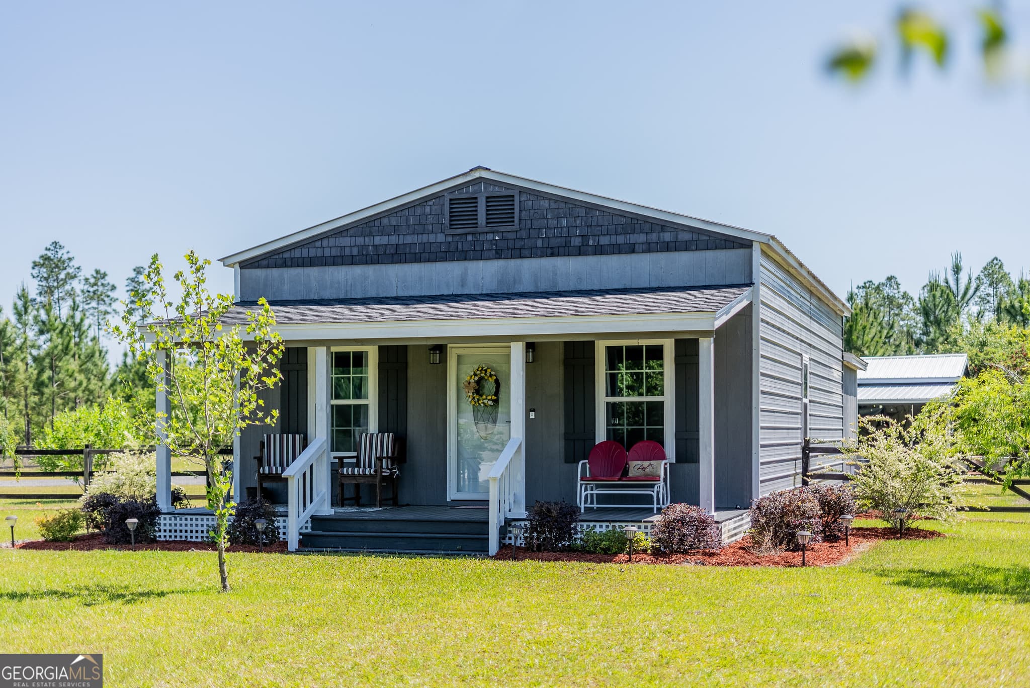 2 bedroom, 1 bathroom, 1,104 sq ft single family residence sold at 3636 Echols Street, Patterson, GA 31557
