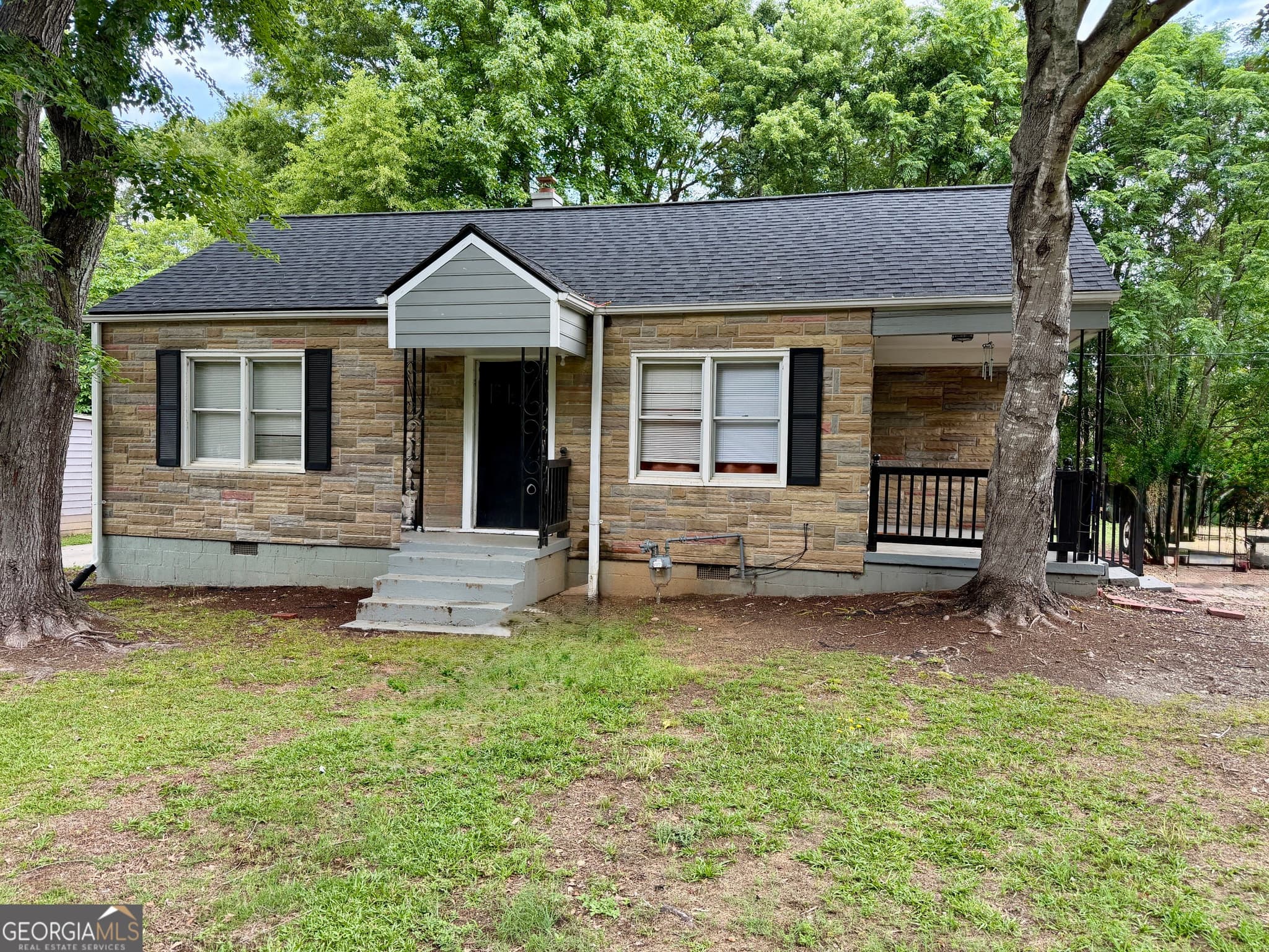 2 bedroom, 1 bathroom, 852 sq ft single family residence sold at 212 Highland Drive, Winder, GA 30680