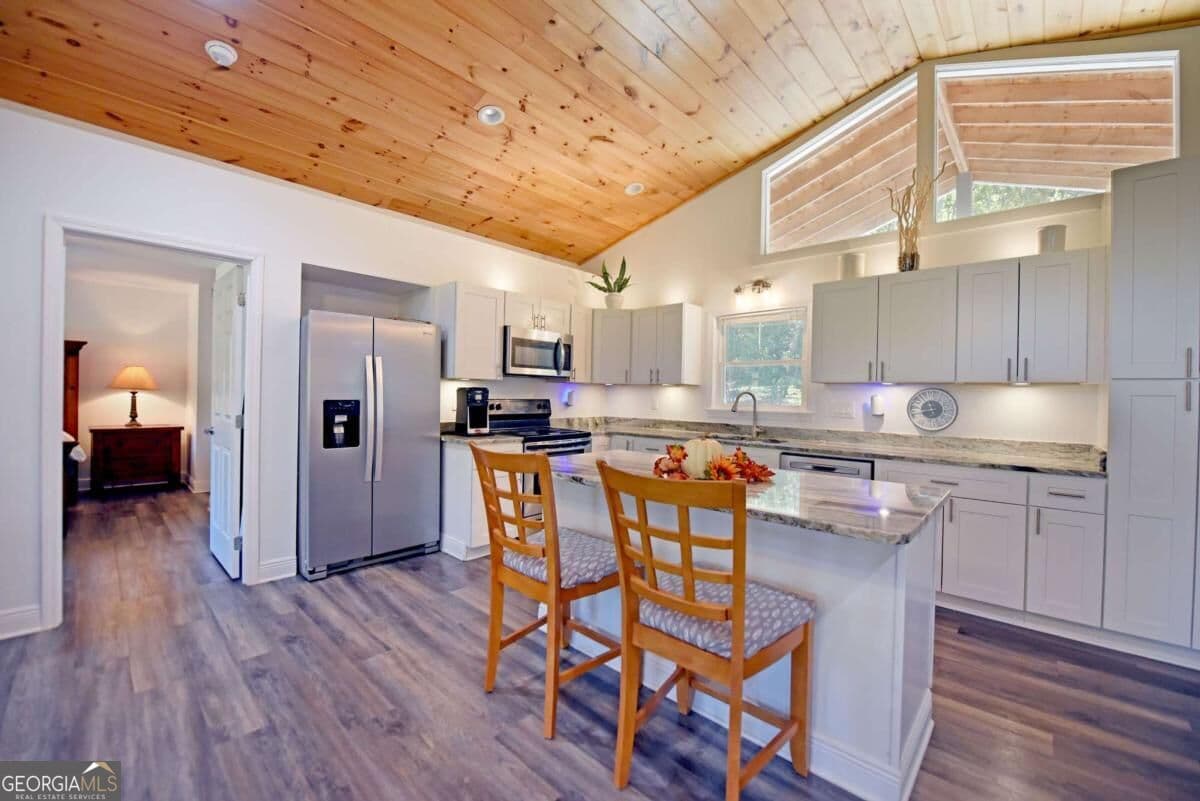 2 bedroom, 2 bathroom, 2,265 sq ft single family residence for sale at 407 Highland Trace, Blairsville, GA 30512 — photo 9
