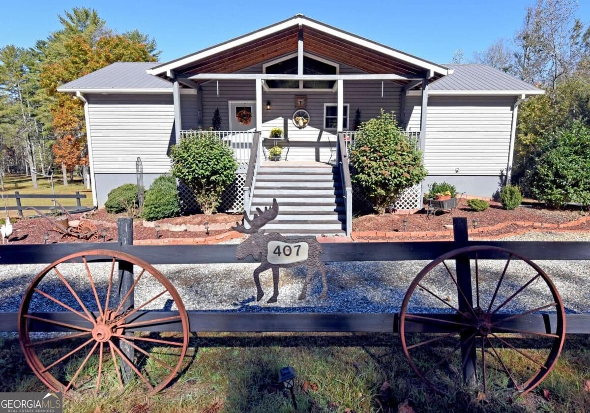 2 bedroom, 2 bathroom, 2,265 sq ft single family residence for sale at 407 Highland Trace, Blairsville, GA 30512 — photo 4