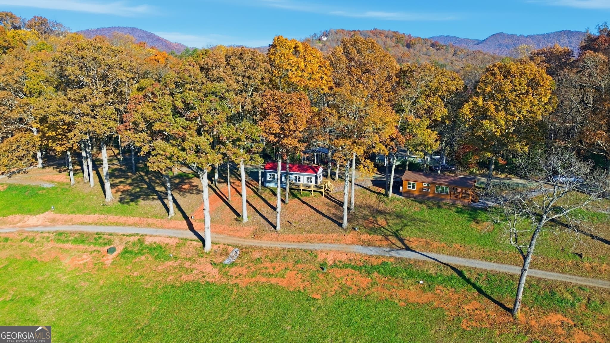 1 bedroom, 1 bathroom, 397 sq ft manufactured home,single family residence under contract at 527 Saunders Road LOT 13, Franklin, NC 28734 — photo 2