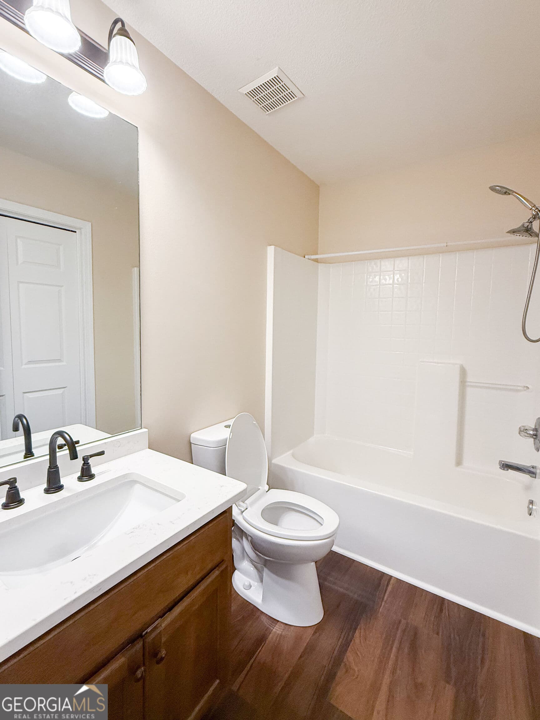 5 bedroom, 3 bathroom, 2,279 sq ft single family residence for rent at 105 Snapper Court, St. Marys, GA 31558 for $2,500 a month — photo 3