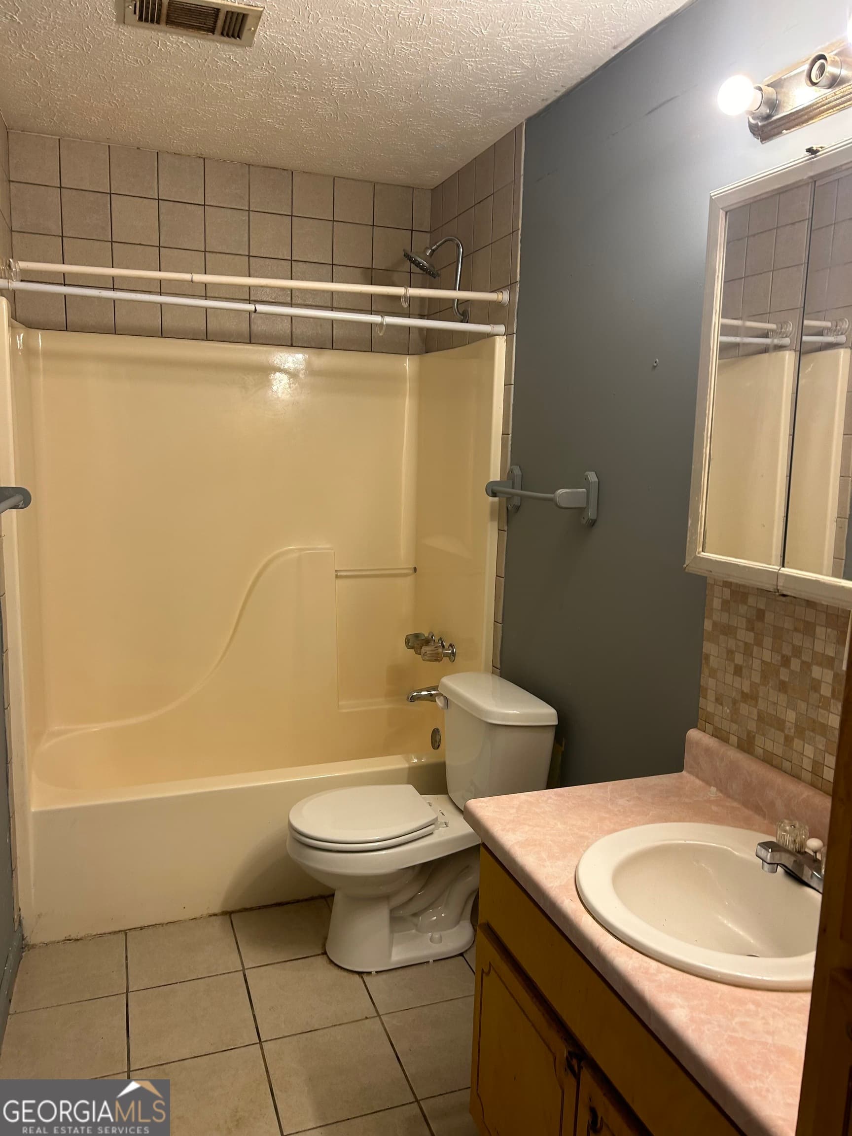 3 bedroom, 1 bathroom, 964 sq ft single family residence for sale at 162 Sherwood Loop, Mcdonough, GA 30253 — photo 7