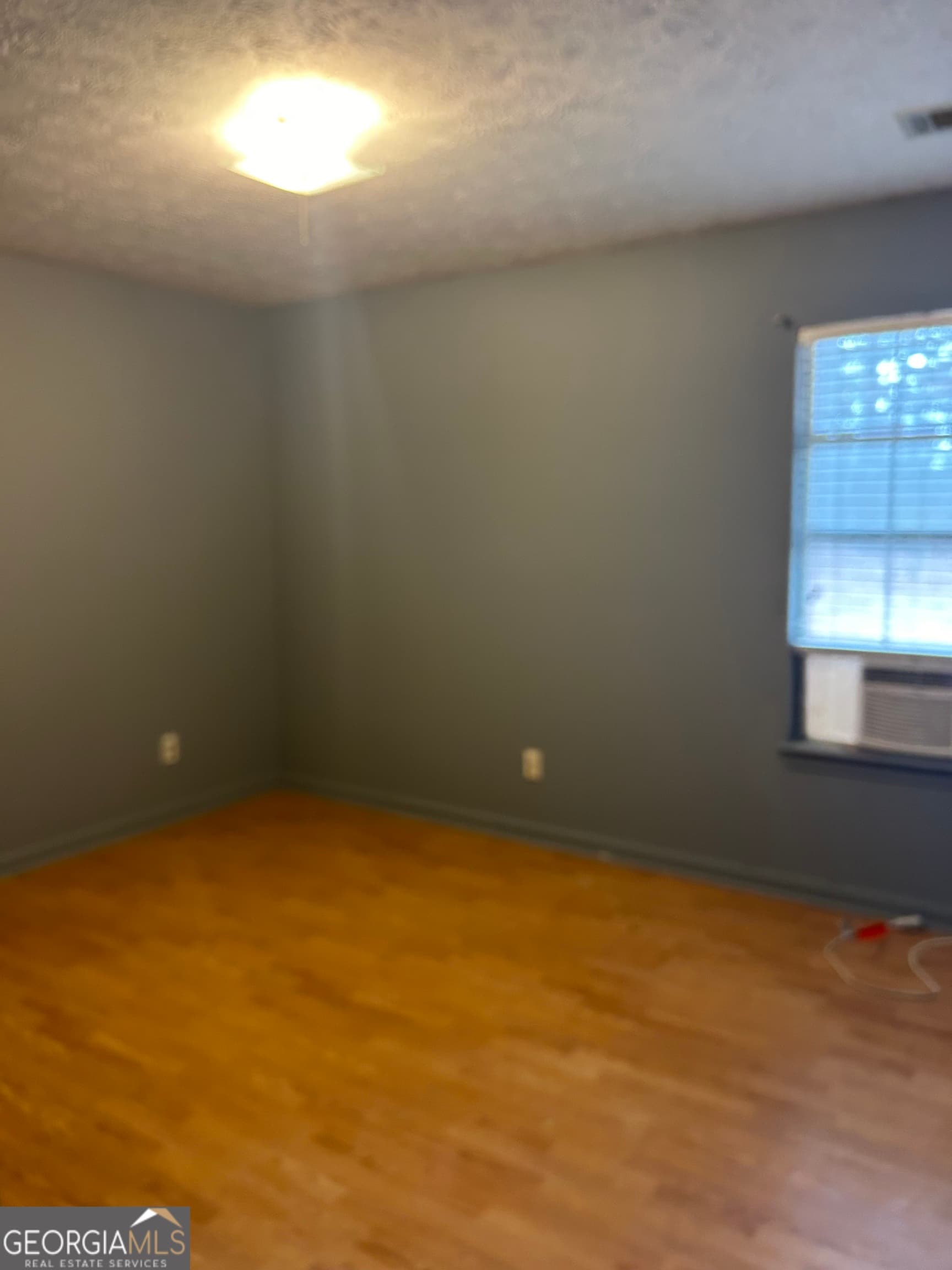 3 bedroom, 1 bathroom, 964 sq ft single family residence for sale at 162 Sherwood Loop, Mcdonough, GA 30253 — photo 4