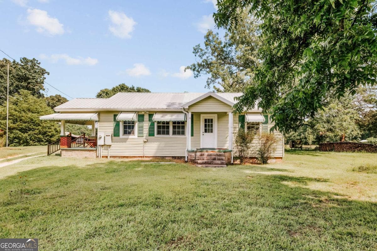 3 bedroom, 2 bathroom, 1,436 sq ft single family residence for sale at 6 Burt Road, Carlton, GA 30627