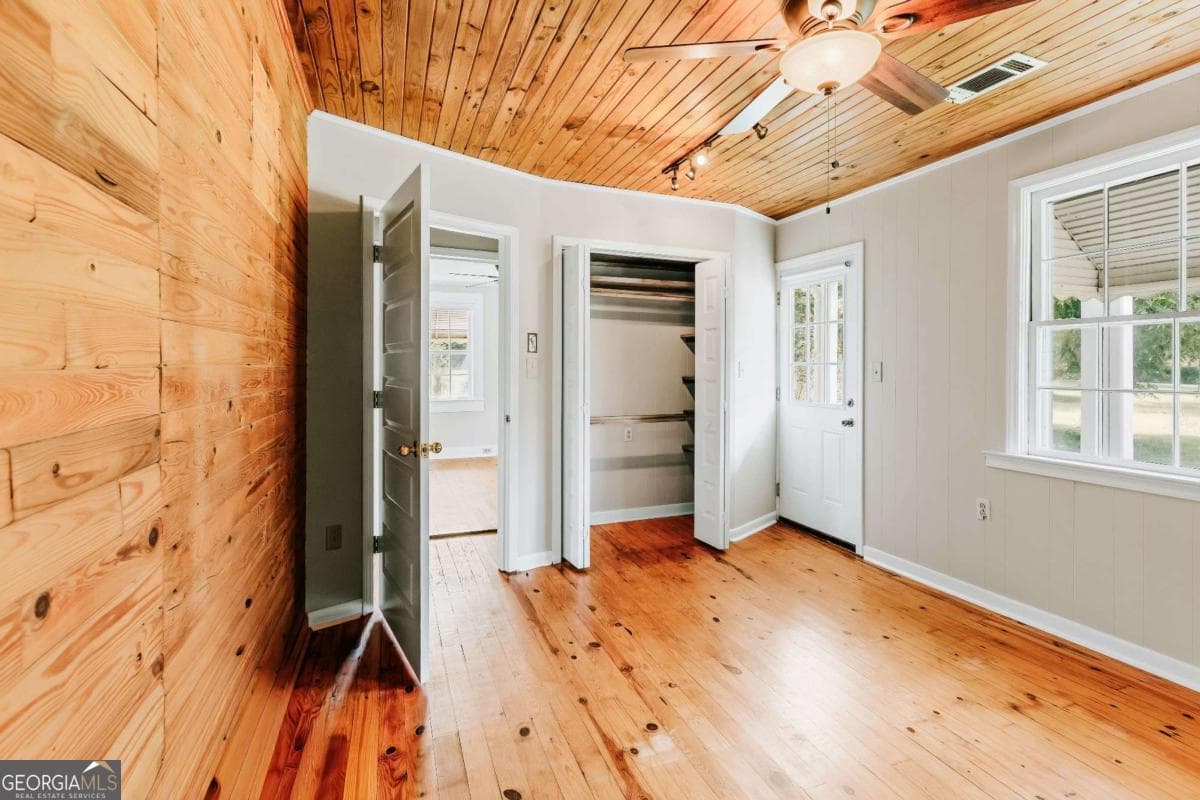 3 bedroom, 2 bathroom, 1,436 sq ft single family residence for sale at 6 Burt Road, Carlton, GA 30627 — photo 5