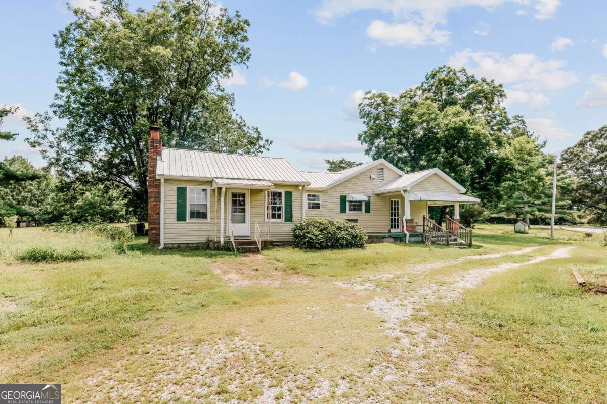 3 bedroom, 2 bathroom, 1,436 sq ft single family residence for sale at 6 Burt Road, Carlton, GA 30627 — photo 8