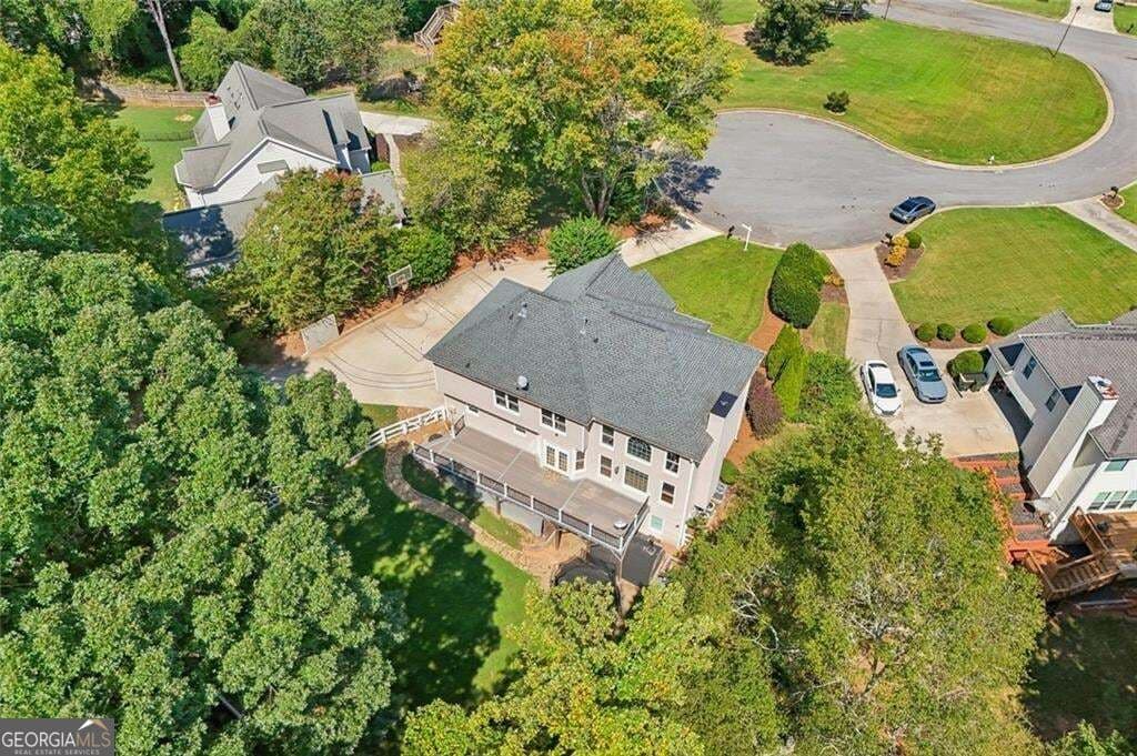 5 bedroom, 3.5 bathroom, 4,107 sq ft single family residence for sale at 2835 Live Oak Court, Cumming, GA 30041 — photo 2