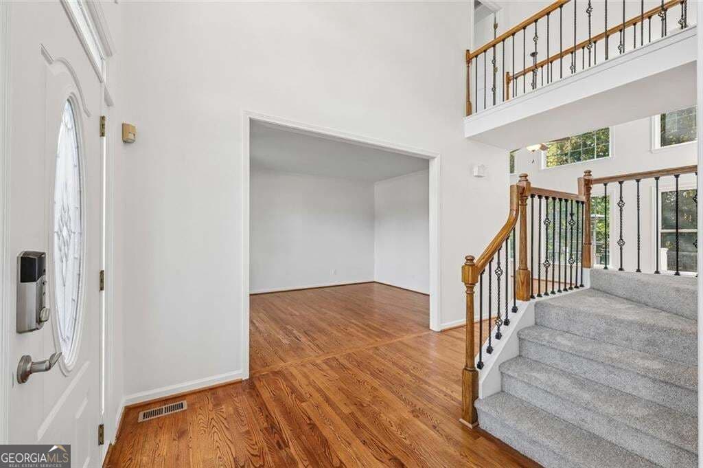 5 bedroom, 3.5 bathroom, 4,107 sq ft single family residence for sale at 2835 Live Oak Court, Cumming, GA 30041 — photo 10