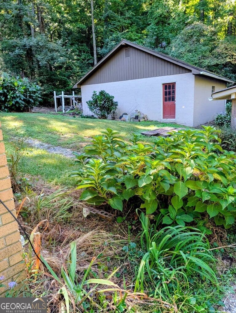 4 bedroom, 2 bathroom, 1,529 sq ft single family residence for sale at 41 Blackwell Drive, Cleveland, GA 30528 — photo 7