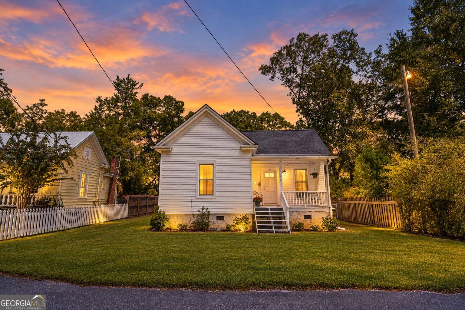 2 bedroom, 1 bathroom, 943 sq ft single family residence for sale at 115 Lamar Street, Barnesville, GA 30204 — photo 2