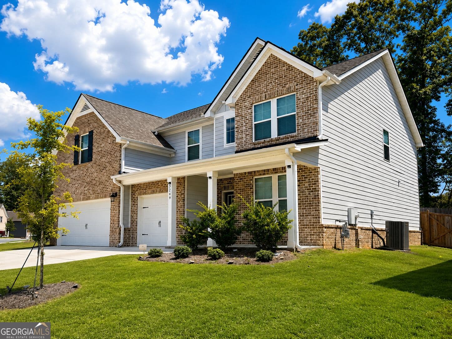 5 bedroom, 3 bathroom, 3,591 sq ft single family residence for sale at 3249 Thicket Lane, Atlanta, GA 30349 — photo 3