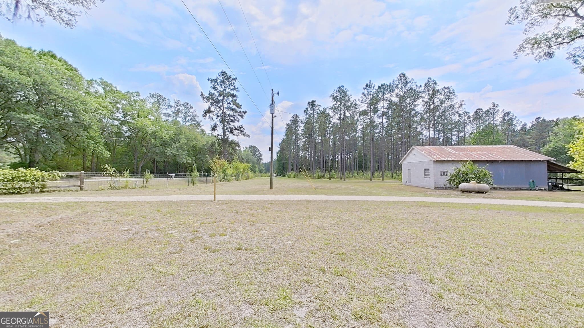 3 bedroom, 1 bathroom, 1,456 sq ft single family residence under contract at 2650 Hadley Ferry Road, Cairo, GA 39828 — photo 4