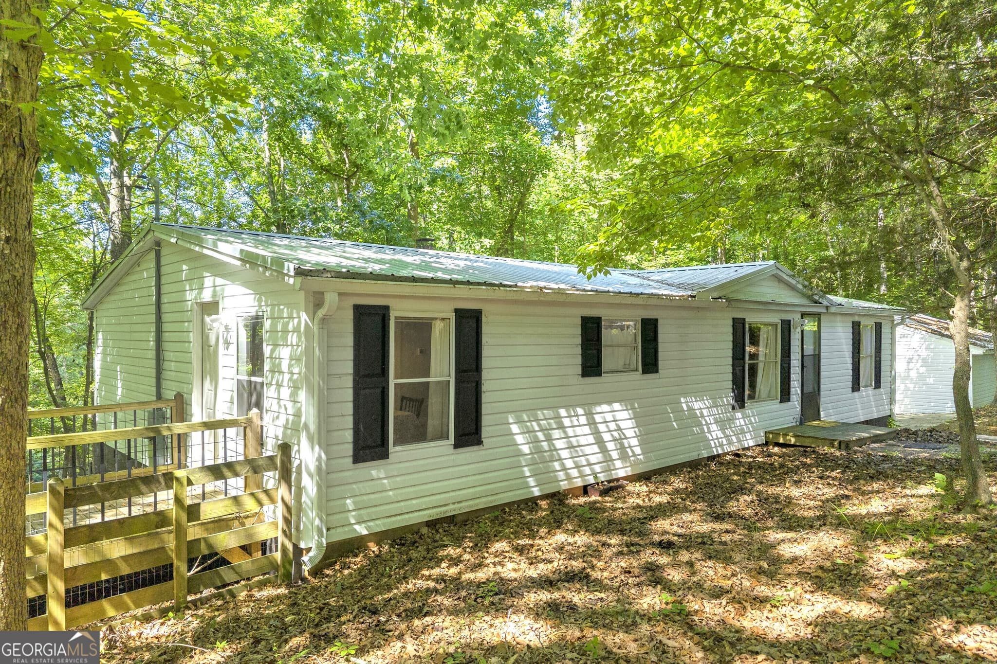 3 bedroom, 2 bathroom, 1,296 sq ft manufactured home,single family residence for sale at 114 Lake Harbor Trail, Martin, GA 30557 — photo 3