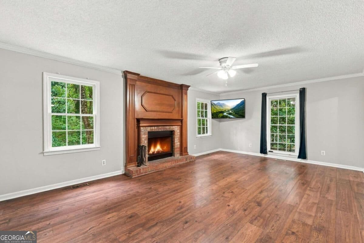 3 bedroom, 2.5 bathroom, 1,758 sq ft single family residence for sale at 3095 Chelsea Lane, Acworth, GA 30102 — photo 7