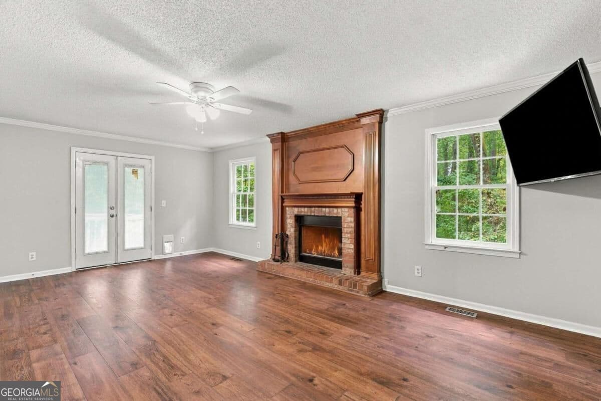 3 bedroom, 2.5 bathroom, 1,758 sq ft single family residence for sale at 3095 Chelsea Lane, Acworth, GA 30102 — photo 5