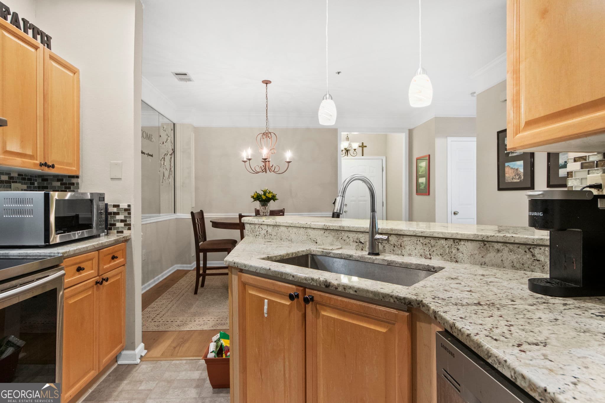 2 bedroom, 2 bathroom, 1,321 sq ft condominium for sale at 933 Sandringham Drive 933, Alpharetta, GA 30004 — photo 9