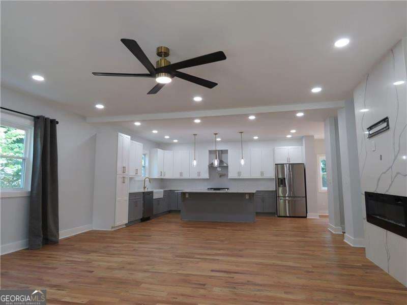 4 bedroom, 2.5 bathroom, 2,402 sq ft single family residence for sale at 1819 Avon Avenue, Atlanta, GA 30311 — photo 9