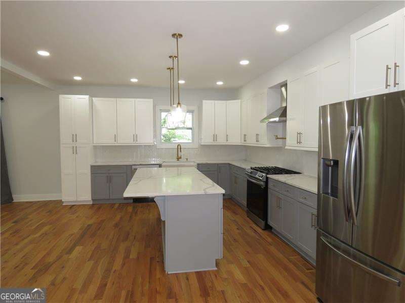 4 bedroom, 2.5 bathroom, 2,402 sq ft single family residence for sale at 1819 Avon Avenue, Atlanta, GA 30311 — photo 10