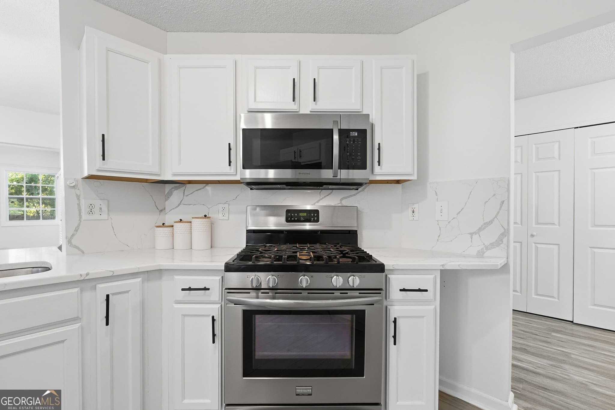 3 bedroom, 2 bathroom, 1,556 sq ft single family residence for sale at 4433 Grove Drive, Acworth, GA 30101 — photo 6