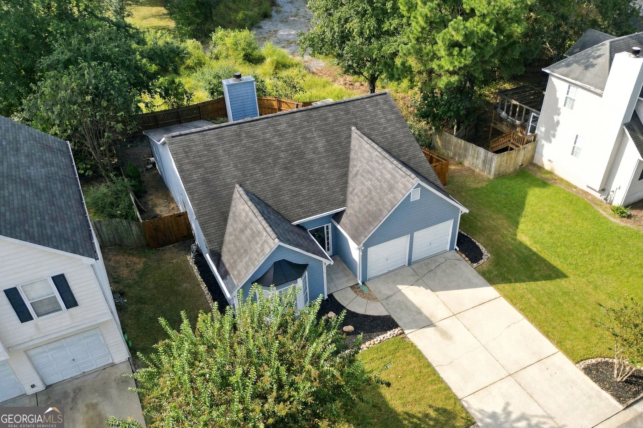 3 bedroom, 2 bathroom, 1,556 sq ft single family residence for sale at 4433 Grove Drive, Acworth, GA 30101 — photo 3