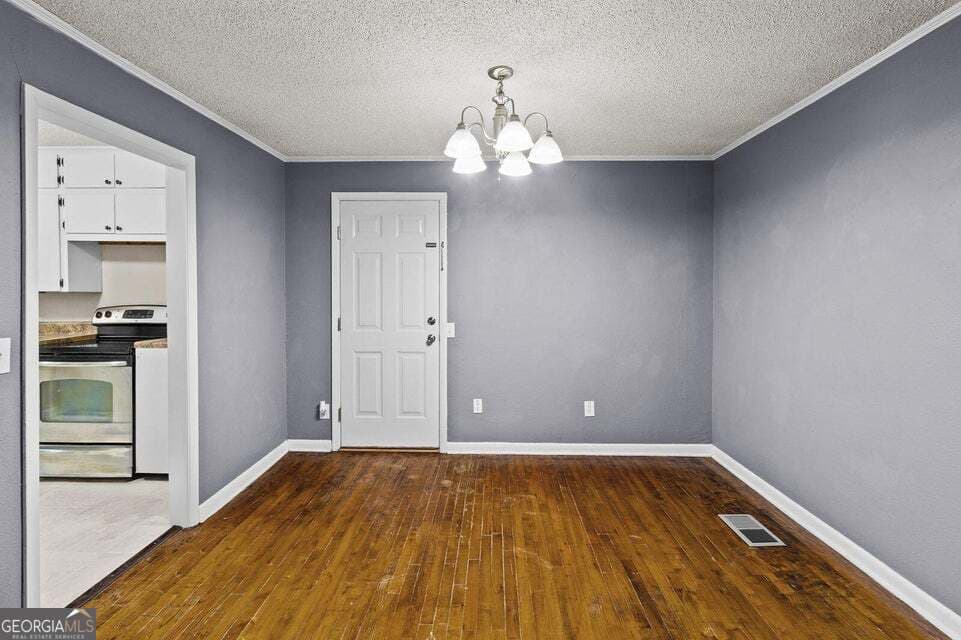 3 bedroom, 1.5 bathroom, 1,755 sq ft single family residence for sale at 118 Alpine Drive, Rossville, GA 30741 — photo 7