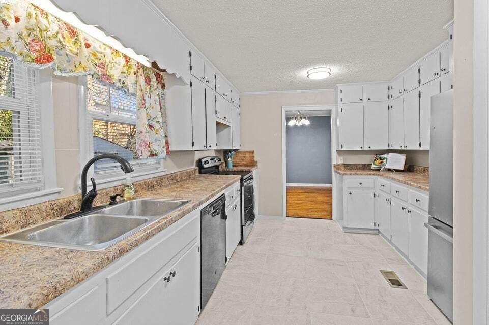 3 bedroom, 1.5 bathroom, 1,755 sq ft single family residence for sale at 118 Alpine Drive, Rossville, GA 30741 — photo 5