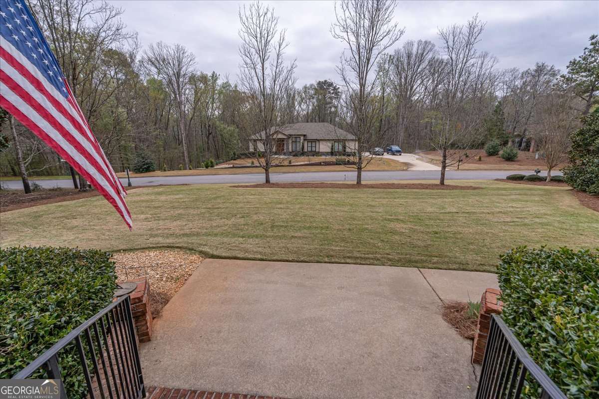 6 bedroom, 4.5 bathroom, 4,092 sq ft single family residence for sale at 154 Melbourne Drive, Athens, GA 30606 — photo 4