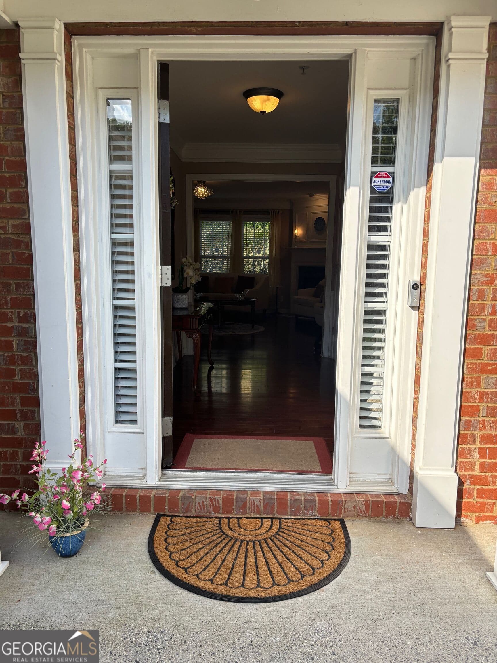 4 bedroom, 2.5 bathroom, 1,787 sq ft townhouse for sale at 274 Balaban Circle, Woodstock, GA 30188 — photo 3