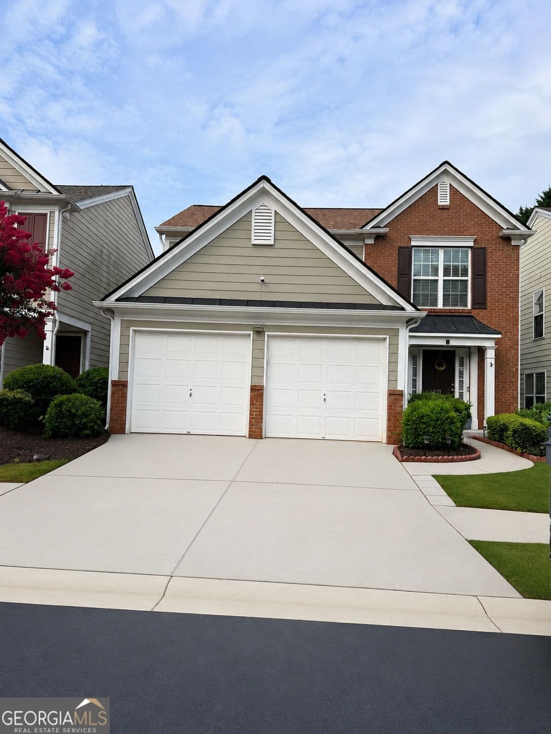 4 bedroom, 2.5 bathroom, 1,787 sq ft townhouse for sale at 274 Balaban Circle, Woodstock, GA 30188 — photo 1 of 33