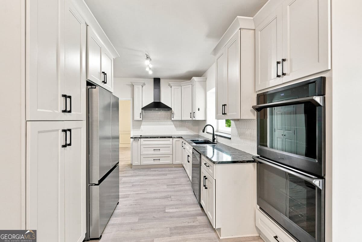 4 bedroom, 2.5 bathroom, 2,102 sq ft single family residence for sale at 3524 Pine Grove Drive, Douglasville, GA 30135 — photo 3