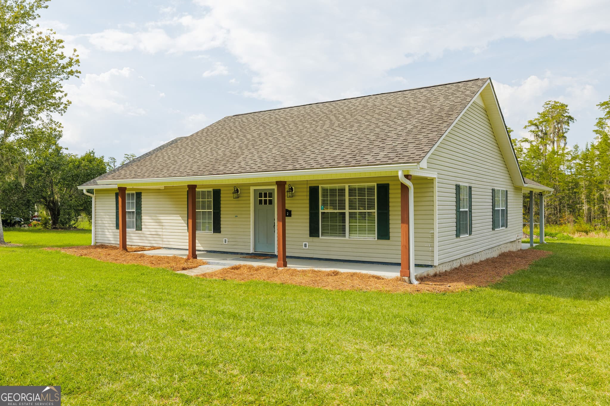 3 bedroom, 2 bathroom, 1,606 sq ft single family residence for sale at 222 Mill Pond Circle, Hahira, GA 31632 — photo 2