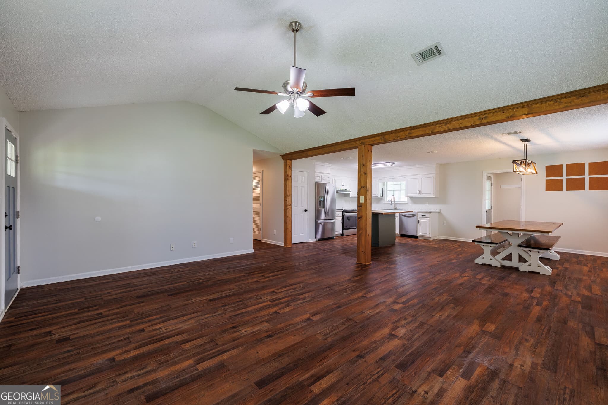 3 bedroom, 2 bathroom, 1,606 sq ft single family residence for sale at 222 Mill Pond Circle, Hahira, GA 31632 — photo 7