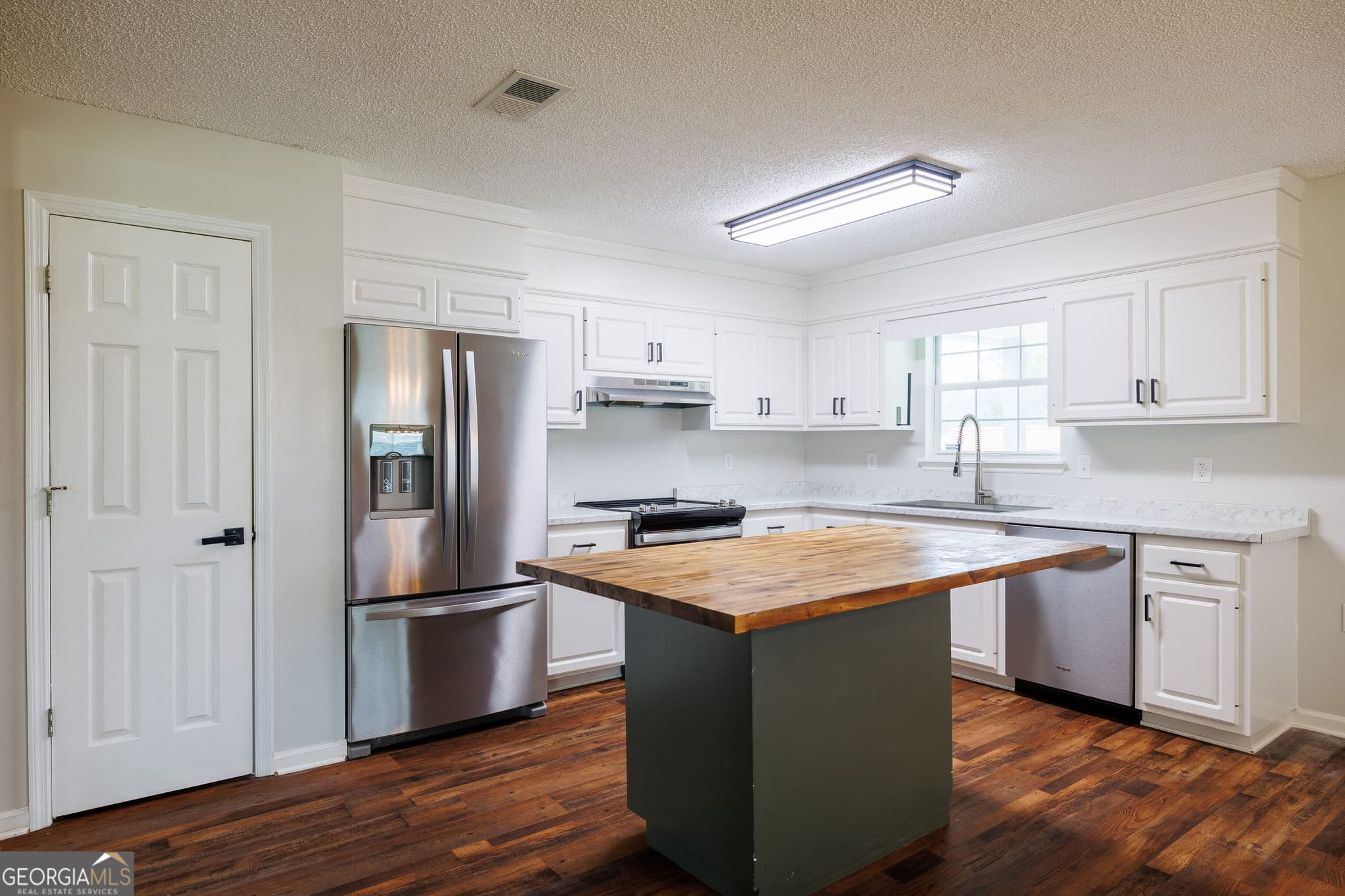 3 bedroom, 2 bathroom, 1,606 sq ft single family residence for sale at 222 Mill Pond Circle, Hahira, GA 31632 — photo 9