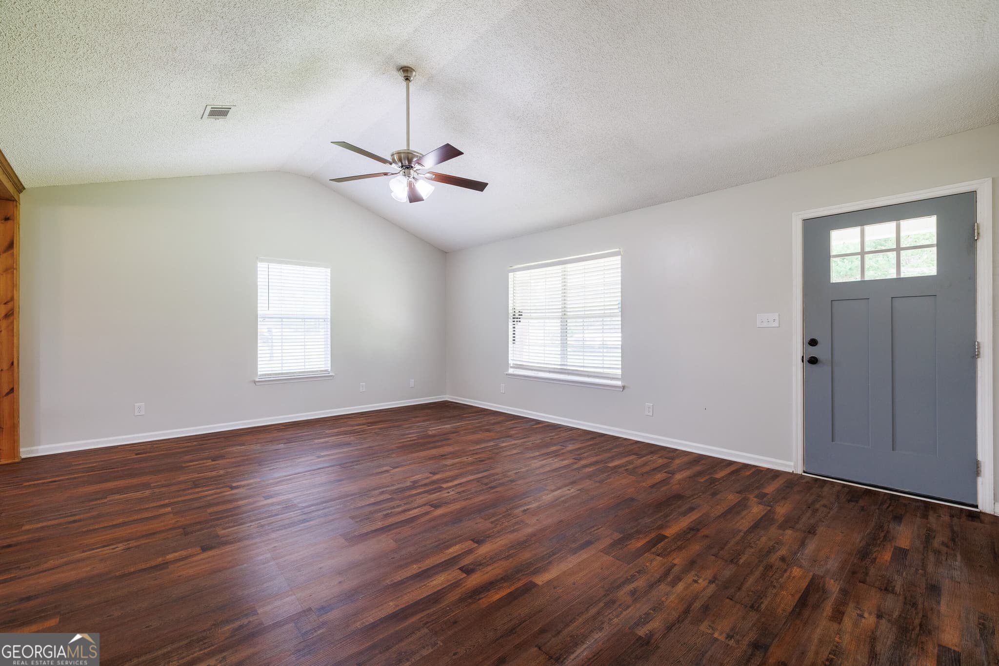 3 bedroom, 2 bathroom, 1,606 sq ft single family residence for sale at 222 Mill Pond Circle, Hahira, GA 31632 — photo 4