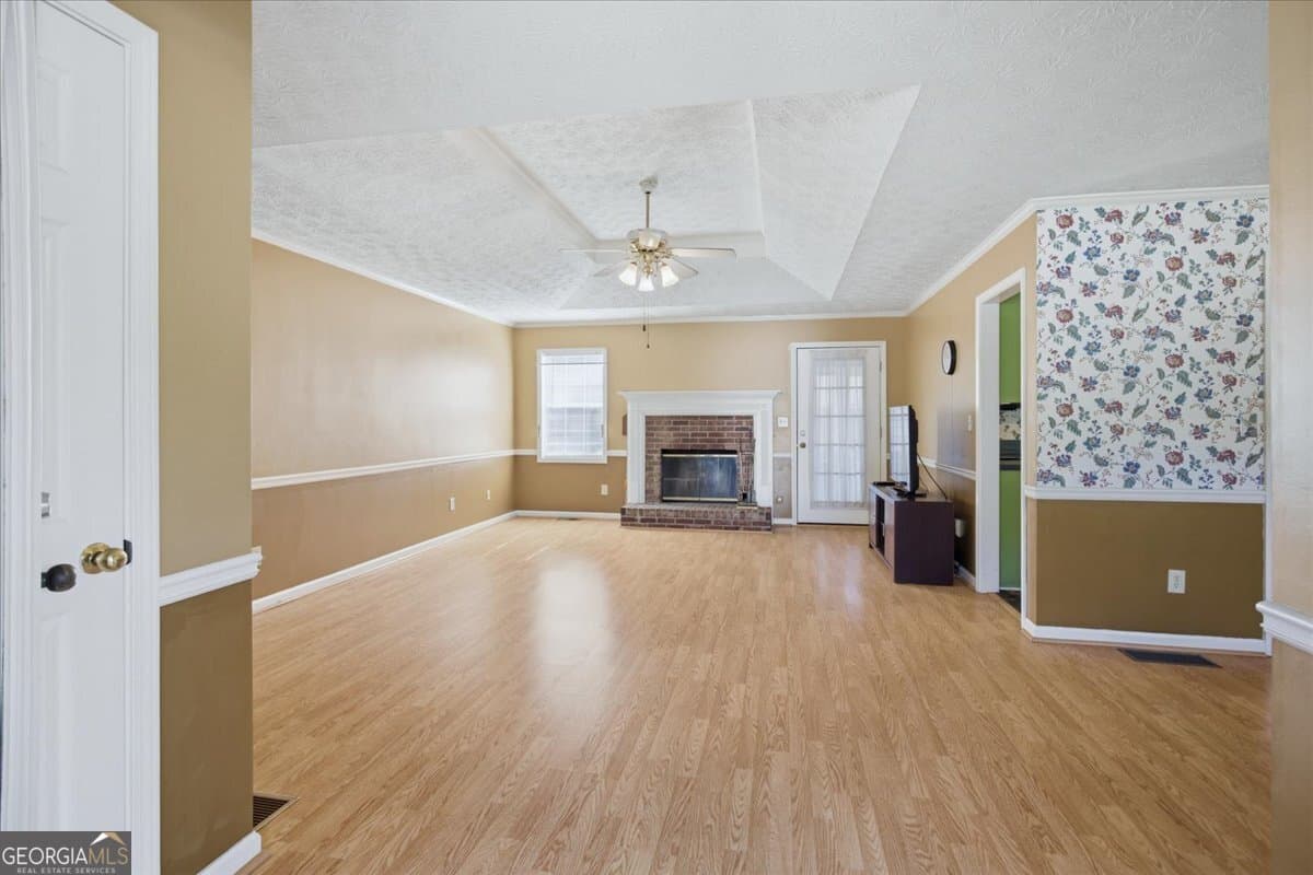 3 bedroom, 2 bathroom, 1,651 sq ft single family residence for sale at 15 Ashton Court, Covington, GA 30016 — photo 5