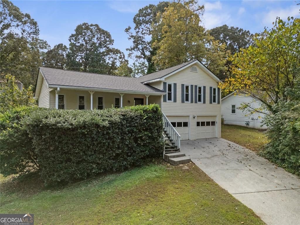 3 bedroom, 2 bathroom, 2,631 sq ft single family residence sold at 2612 Marcia Drive, Lawrenceville, GA 30044