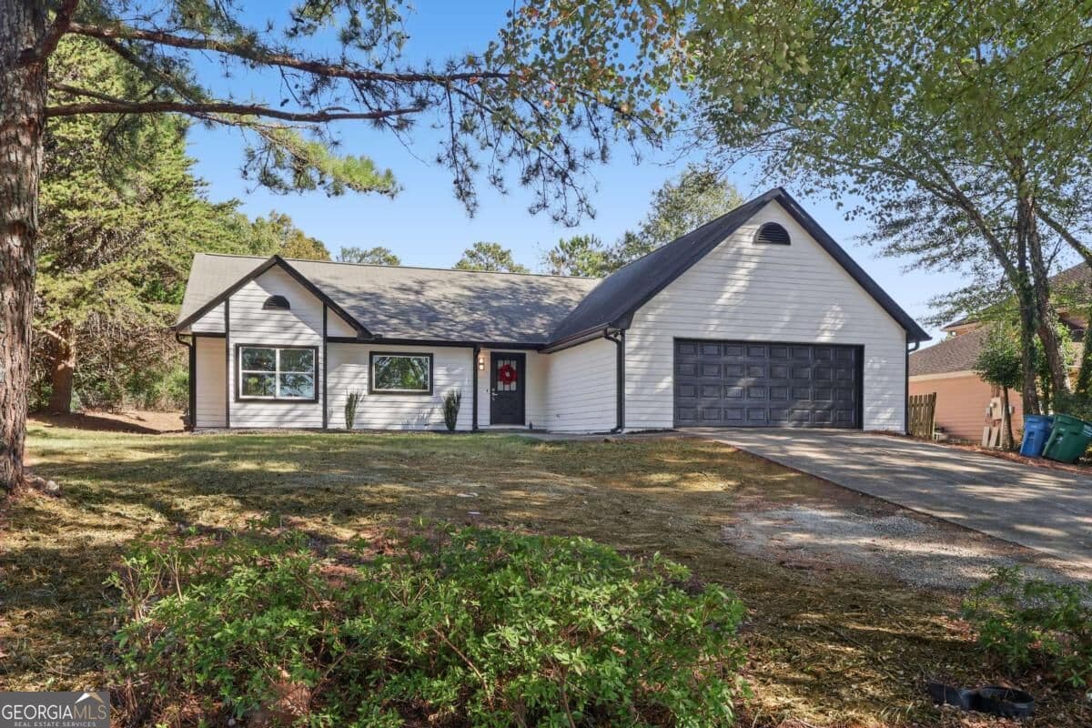 3 bedroom, 2 bathroom, 1,910 sq ft single family residence for sale at 4478 Britt Road, Tucker, GA 30084 — photo 3