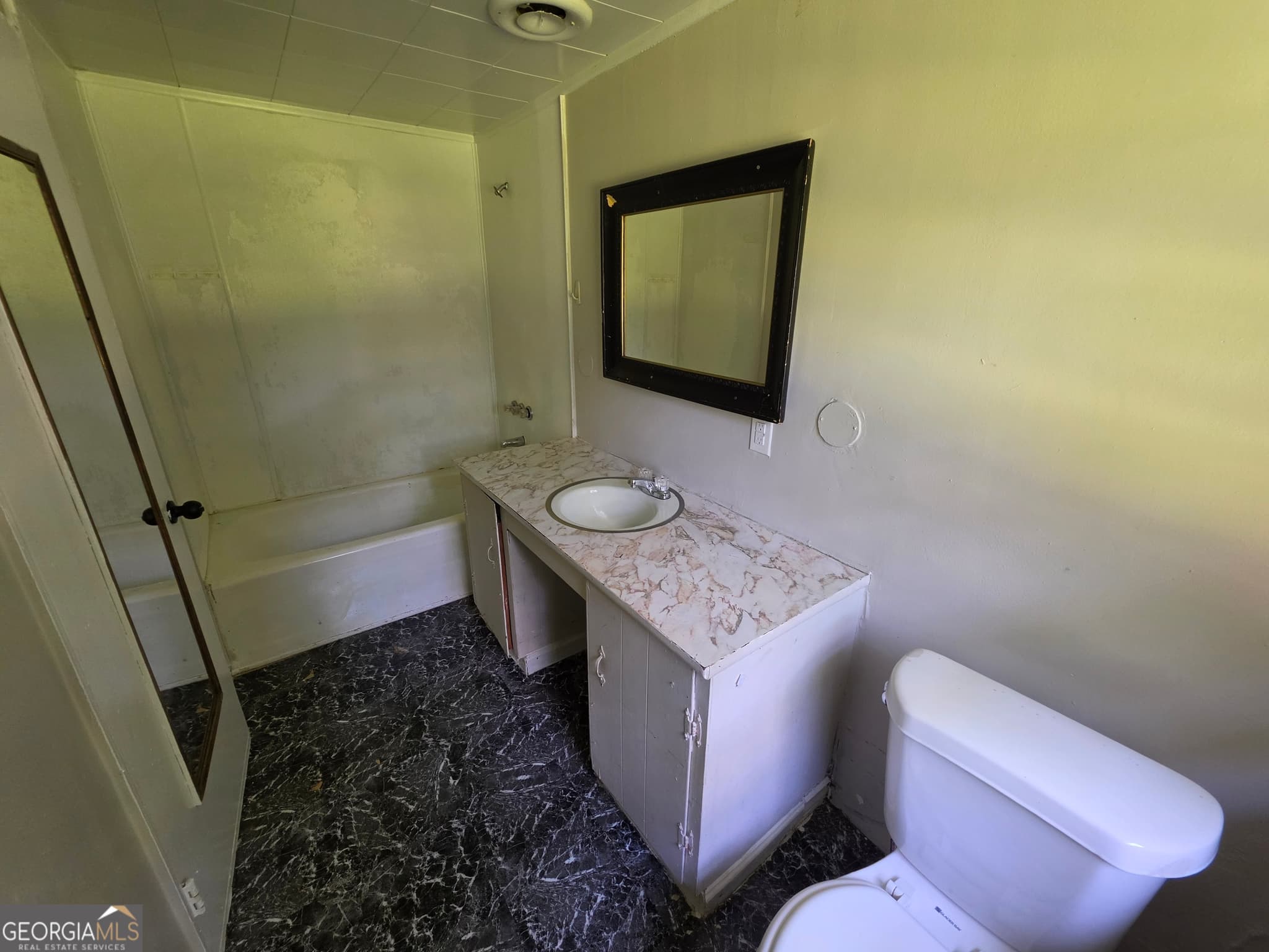 4 bedroom, 2 bathroom, 1,324 sq ft single family residence for sale at 2741 Coral Way, Macon, GA 31211 — photo 9