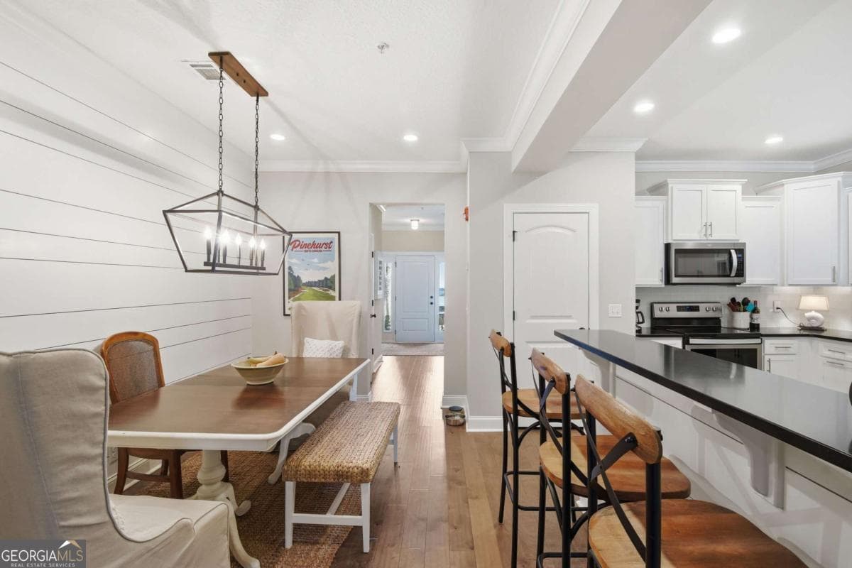 3 bedroom, 2.5 bathroom, 1,759 sq ft single family residence for sale at 203 Mariners Circle, St. Simons, GA 31522 — photo 6