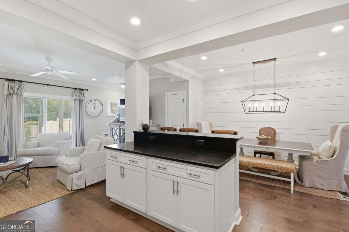 3 bedroom, 2.5 bathroom, 1,759 sq ft single family residence for sale at 203 Mariners Circle, St. Simons, GA 31522 — photo 8