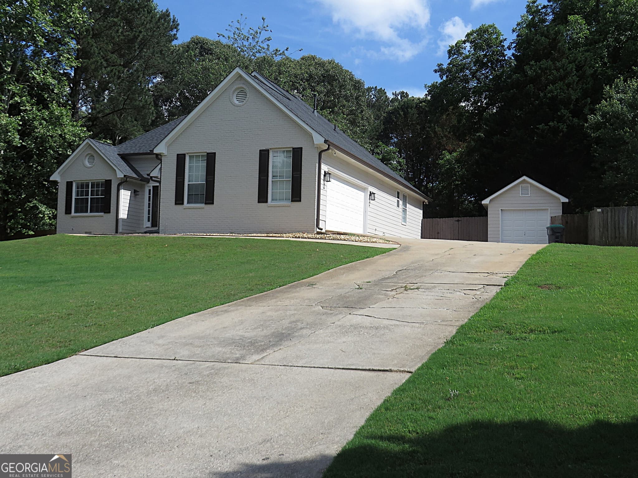 3 bedroom, 2 bathroom, 1,700 sq ft single family residence sold at 300 Rampart Street, Mcdonough, GA 30253