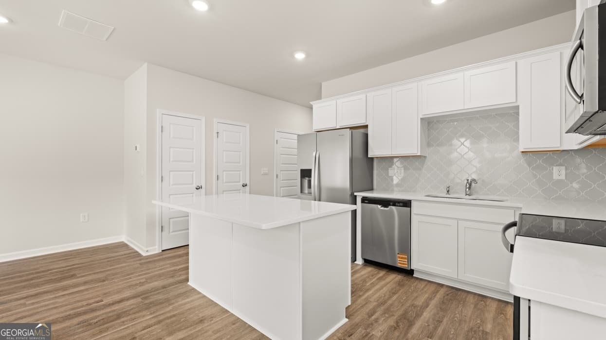 3 bedroom, 2.5 bathroom townhouse for sale at 2231 Windward Road, Stone Mountain, GA 30088 — photo 6