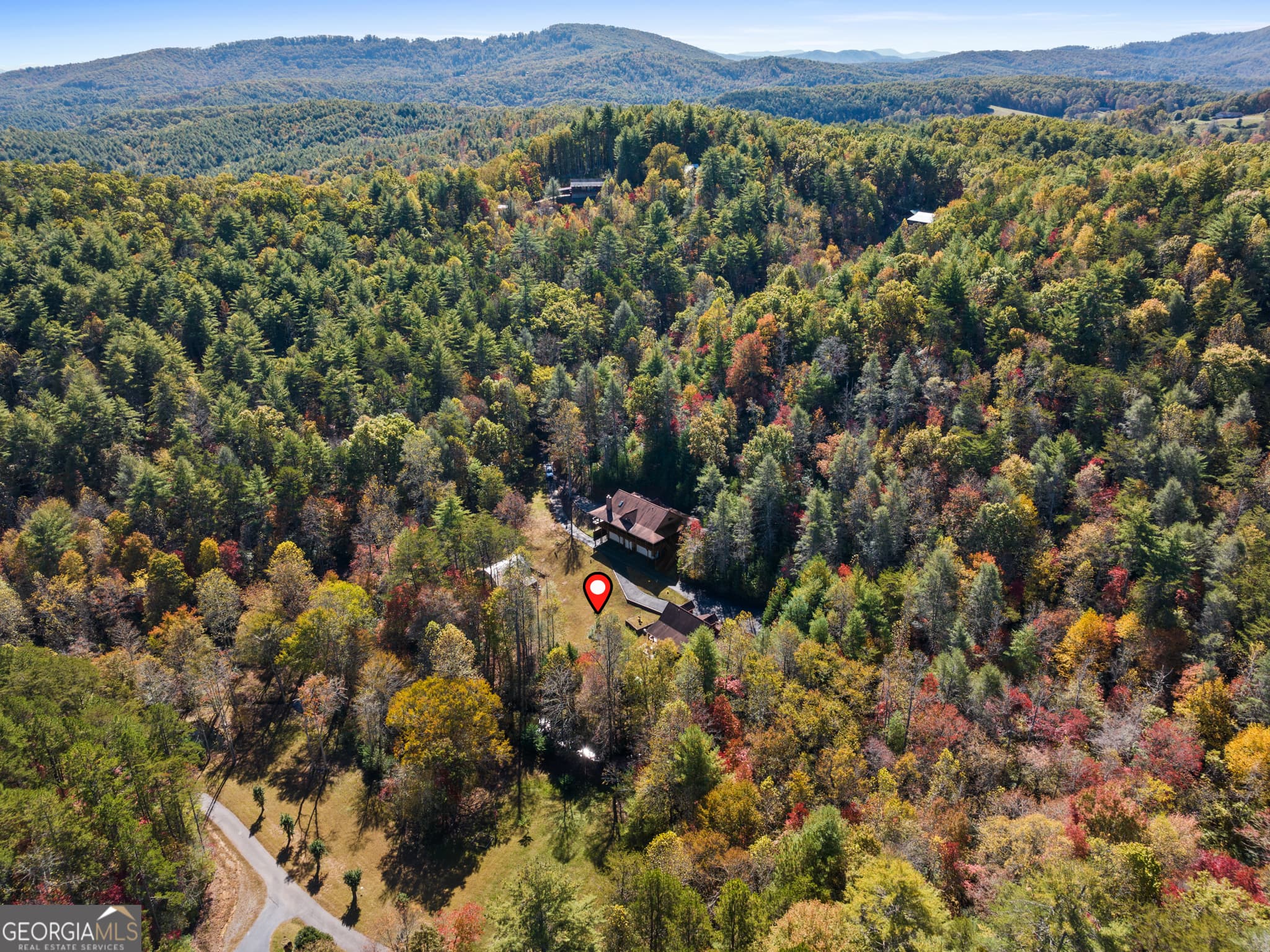 4 bedroom, 3 bathroom, 3,171 sq ft cabin,single family residence for sale at 358 Misty River Circle, Murphy, NC 28906 — photo 6