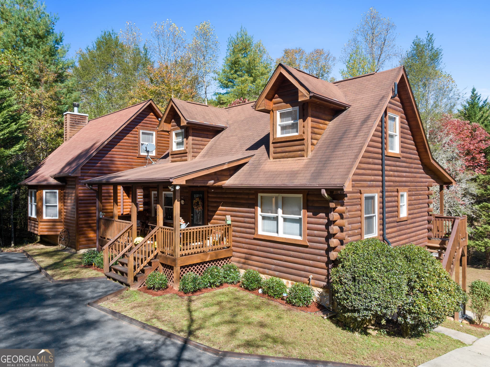 4 bedroom, 3 bathroom, 3,171 sq ft cabin,single family residence for sale at 358 Misty River Circle, Murphy, NC 28906 — photo 3