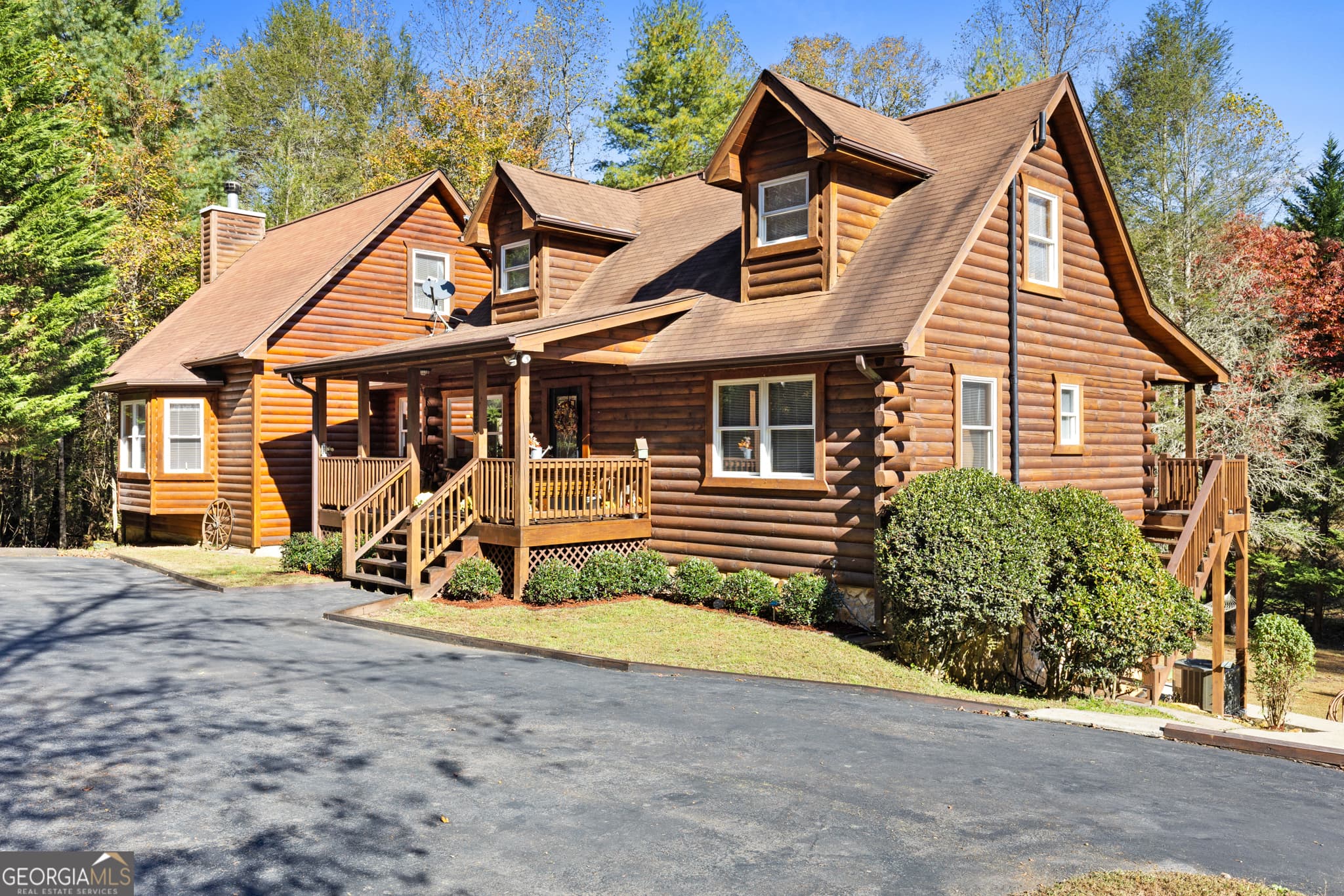 4 bedroom, 3 bathroom, 3,171 sq ft cabin,single family residence for sale at 358 Misty River Circle, Murphy, NC 28906 — photo 5